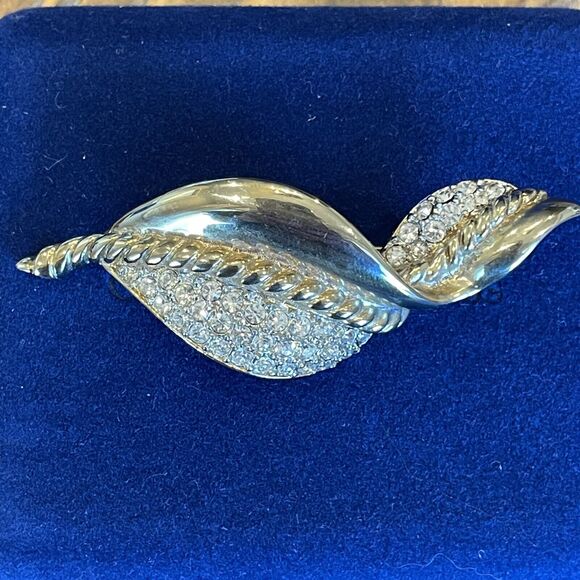 Vintage GEM CRAFT Brooch Pin Mid Century Rhinestones Extra Large Curved Leaf - Picture 6 of 11